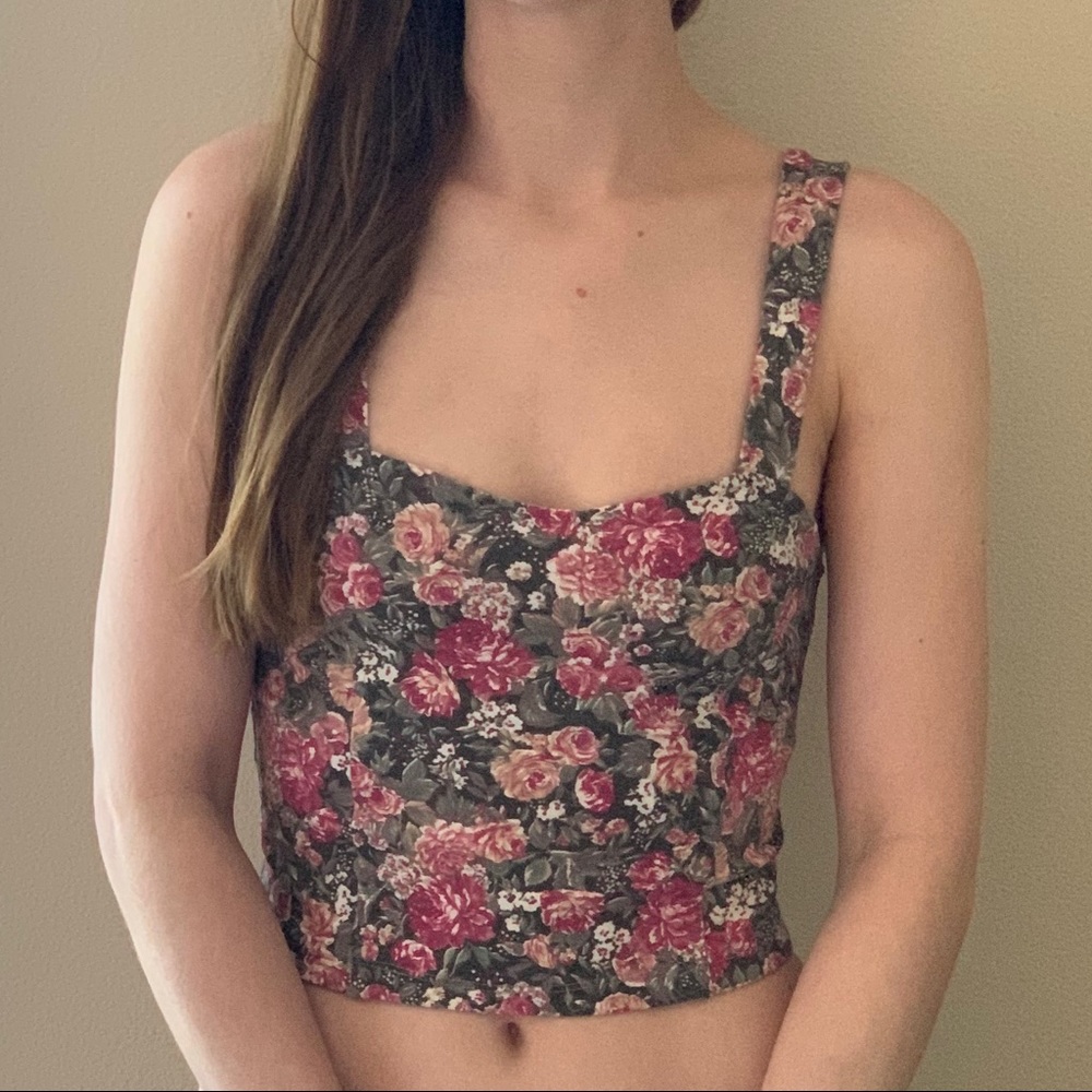 Brandy Melville Floral Crop Top